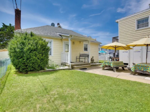Walk to Beach & Boardwalk: Jersey Shore Cottage!