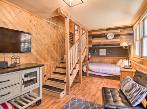 < 2 Mi to Lake: Big Bear City Cabin w/ Hot Tub!