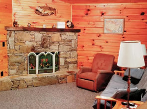 Tanglewood Motel and Log Cabins