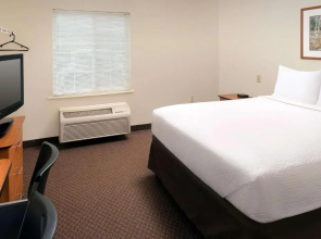 WoodSpring Suites Knoxville Airport