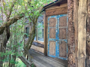 Treehouse Cabin Wilderness Escape