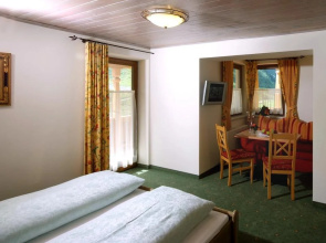 Hotel Garni Tuxerstübl