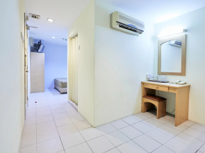Tang City Hotel, Petaling Street, Merdeka PNB 118 Tower
