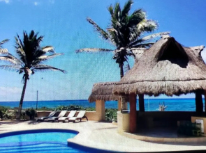 Villa Jaguar Beachfront Luxery 2b2bth SUPER LUX Pool jacuzzi