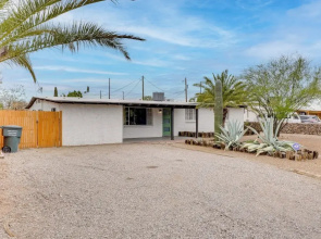 2 Mi to Trail Dust Town: Home w/ Large Yard!
