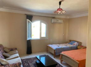 Blue House 4-bed Villa in North Coast Area