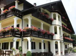 Pension Rosenauer Zimmer & Ferienwohnungen