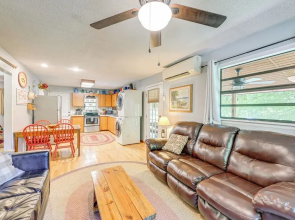 Bryson City Home w/ Deck ~ 1 Mi to Fontana Lake