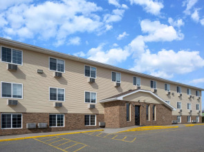 Super 8 by Wyndham Clinton