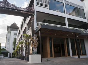 Khuangsingh Residence