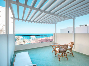 SUNRISE Holidays Resort (Adults Only)