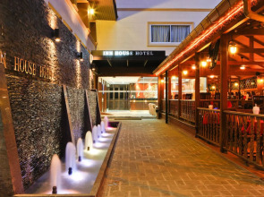 Inn House Hotel