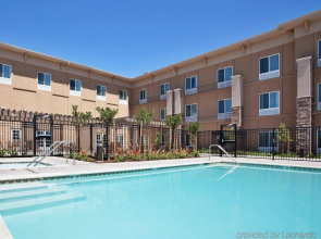 Holiday Inn Express & Suites Napa American Canyon by IHG
