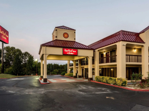 Red Roof Inn & Suites Clinton, TN