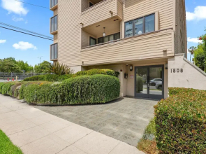 Stylish Westwood Condo