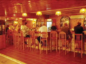 Allwin Roussos Beach