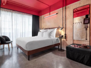 Dave Red Athens Hotel