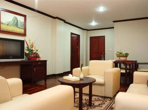 Vansana Riverside Hotel