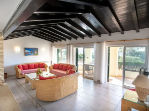 7 Club Atl Ntico Fabulous Five Bedroom Villa WI