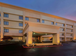 La Quinta Inn & Suites Springdale