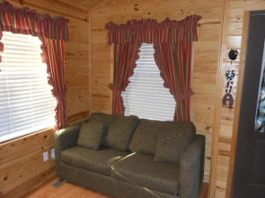 Oakzanita Springs Camping Resort Cabin 1