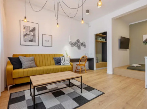 Modern Suite on Historic Calea Victoriei