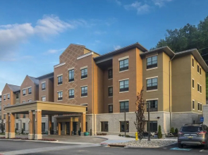 Best Western Plus Franciscan Square Inn and Suites Steubenville
