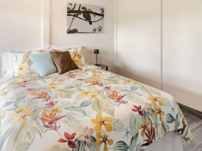 Pura Vidaville - Hiker's Hideaway