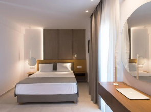 Nami Hotel & Suites
