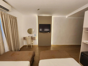 Sharjah International Airport Hotel