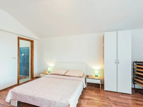 Pleasant Apartment in Posedarje near Sea