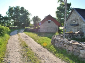 Ansumardi Farmstay