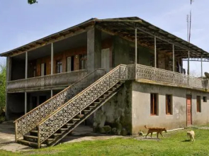 Fatkashi House