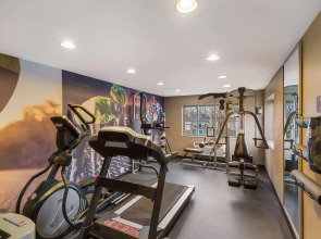 Clarion Pointe Downtown