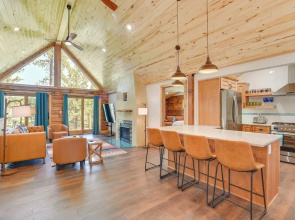 3 Mi to Resort: Year-round Angel Fire Getaway!