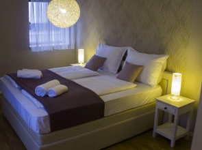 Royal Residence Chica Cure