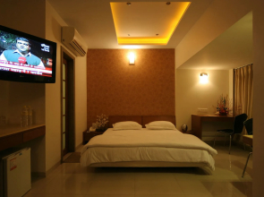 Pride Biznotel Alkapuri