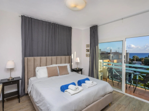 Palm Beach Sea View Apartment