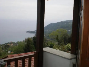 Om Living Pelion