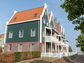 Restyled Apartment on the Markermeer