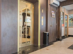 RedDoorz Plus near Mall Nagoya Hill Batam 3