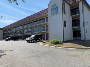 Super 8 By Wyndham Baltimore Northwest