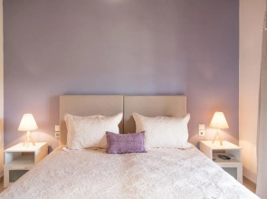 Nikos & Vivi Studios