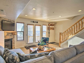 2-condo Property w/ Mtn Views by Golf & Ski Resort
