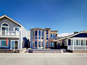 918 N The Strand Home 3 Bedrooms 3 Bathrooms Home