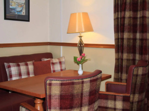 Lake House Hotel