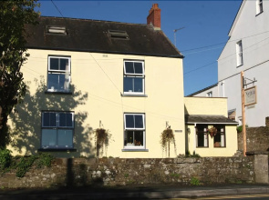 Nythfa Guest House