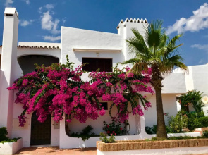 2204-Luxury apt on the beach,new,on duquesa port!