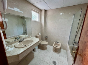 AP Hotel and Parking