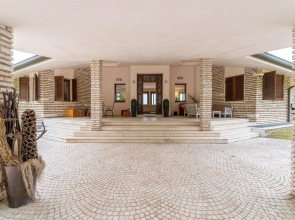 Stunning Home in Albisano With Wifi, Private Swimming Pool and 6 Bedrooms